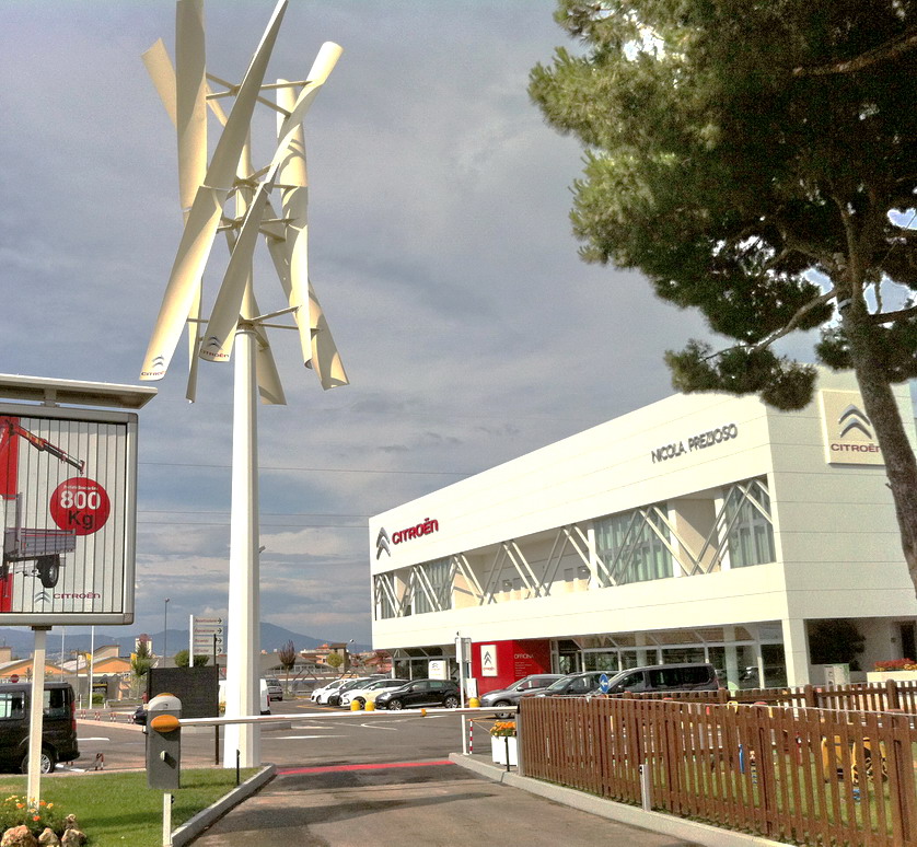 Presso la concessionaria Citroën Nicola Prezioso di Aprilia (Latina), il primo impianto eolico made in Italy di ricarica rapida «gratuita» per veicoli elettrici a costo zero Promos ricarica eolica